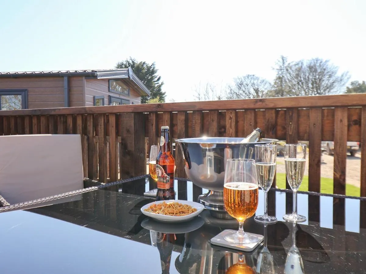 Honeysuckle Lodge Saltburn-by-the-Sea 0*,